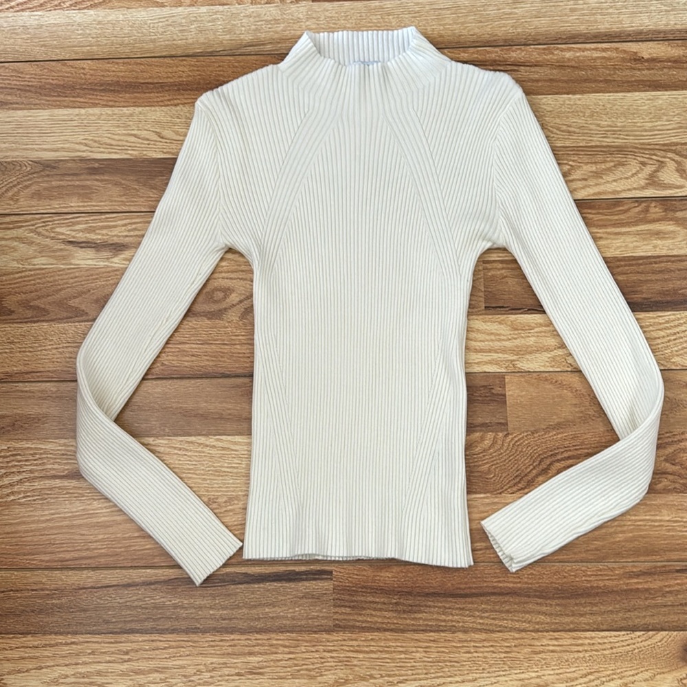 Women top bundle - Picture 3 of 9